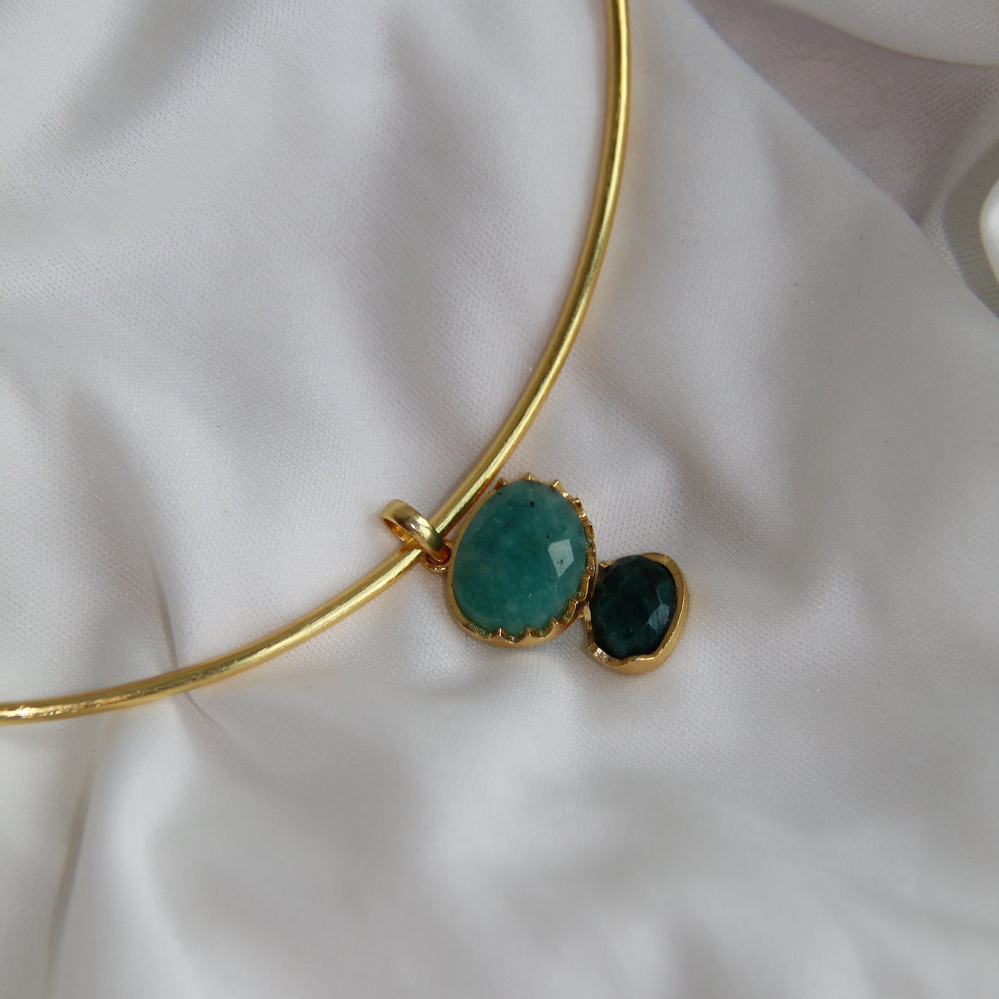 COLLAR LARISSA, desmontable con piedras naturales.