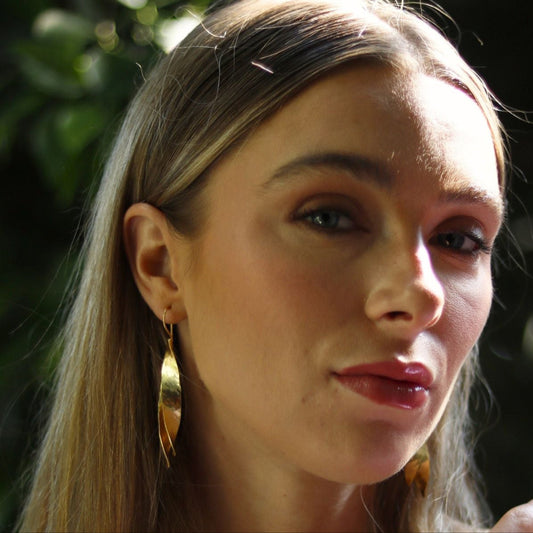 MAEVA, ARETES CON BAÑO DE ORO DE 18K