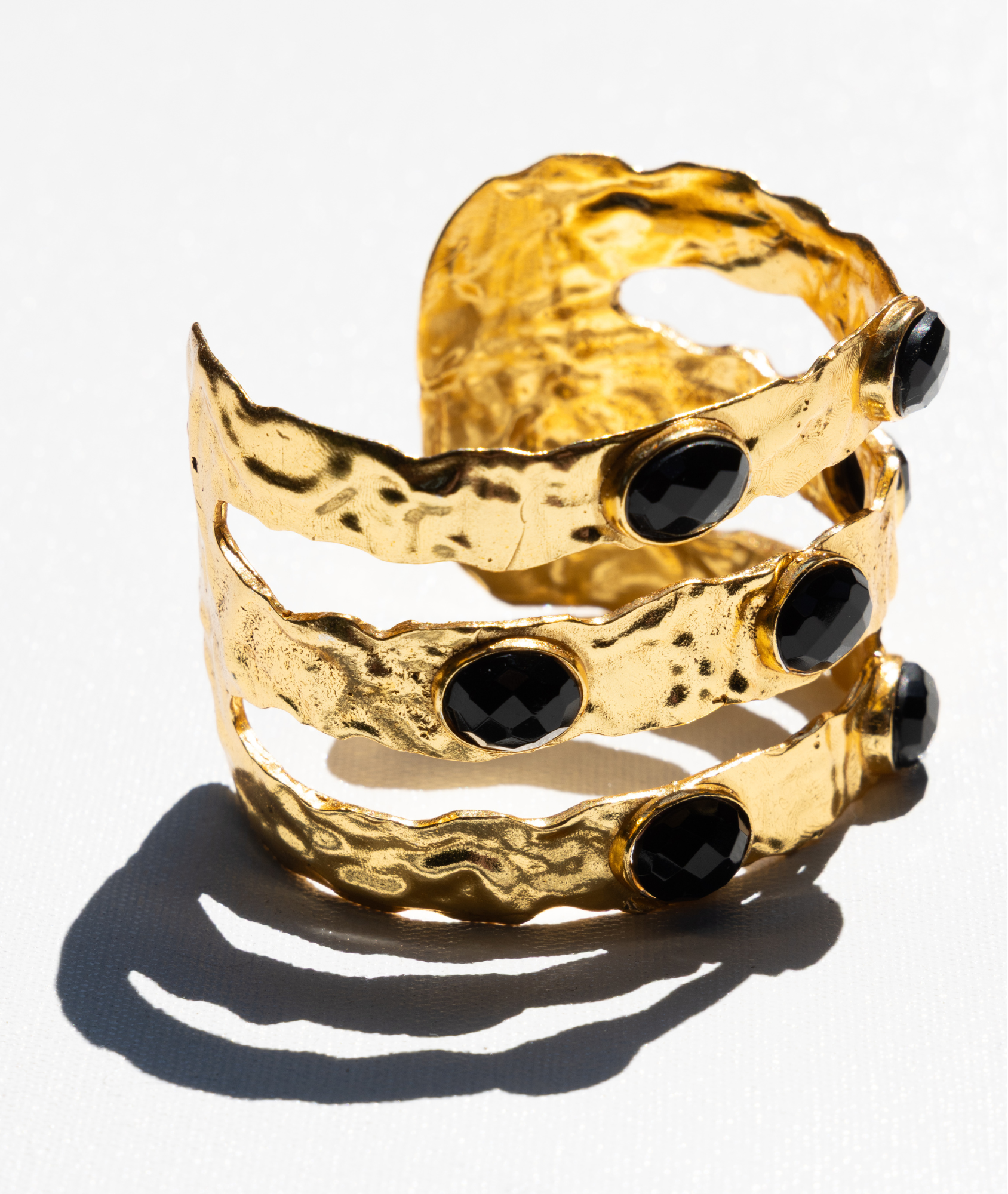 DENISSE, BRAZALETE CON PIEDRAS NATURALES Y BAÑO DE ORO