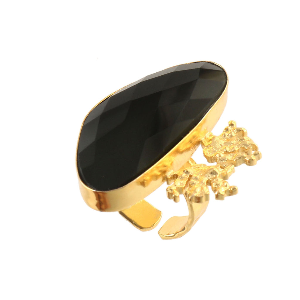 LUCCI, ANILLO CON PIEDRAS NATURALES Y BAÑO DE ORO