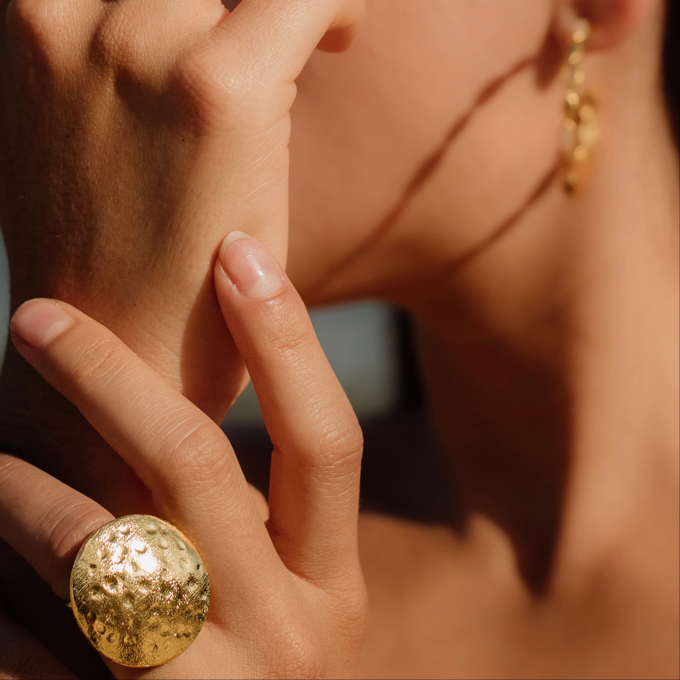CORDELIA, ANILLO AJUSTABLE CON BAÑO DE ORO