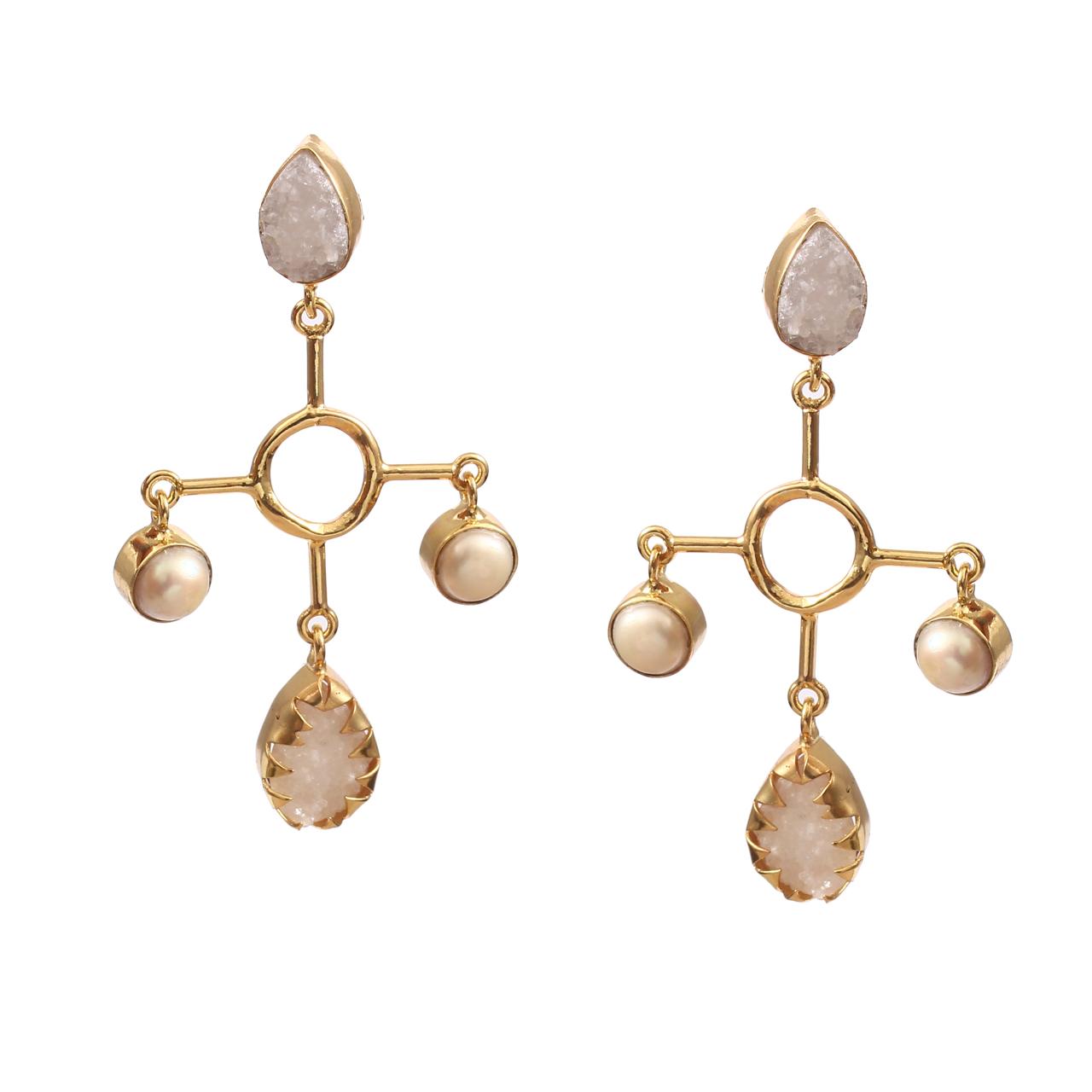 ELLARIA, ARETES CON PIEDRAS DRUZA Y PERLAS CON BAÑO DE ORO DE 18 K