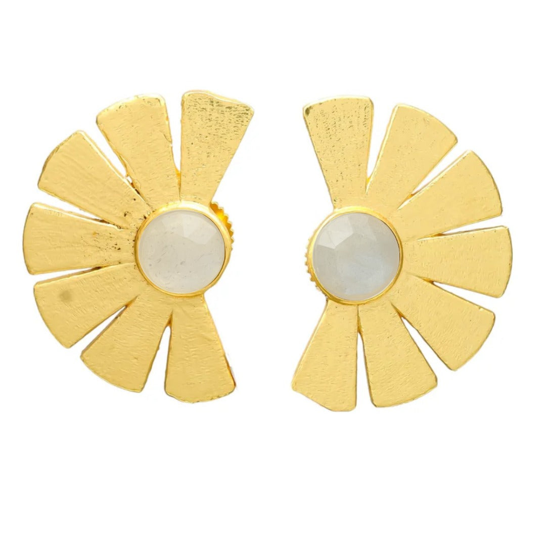 GISELLE, ARETES CON PIEDRAS NATURALES Y BAÑO DE ORO.