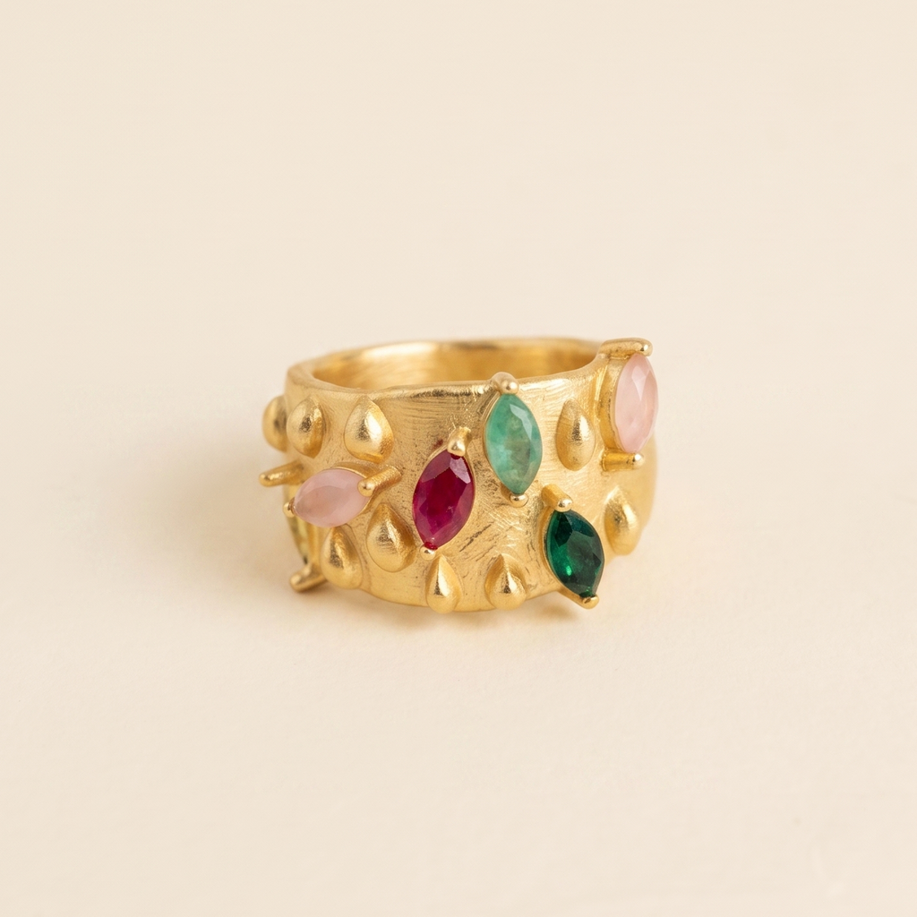 ATMA, ANILLO CON PIEDRAS NATURALES Y BAÑO DE ORO
