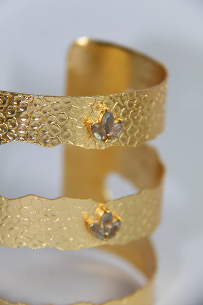 RUA,BRAZALETE PIEDRAS NATURALES Y BAÑO DE ORO