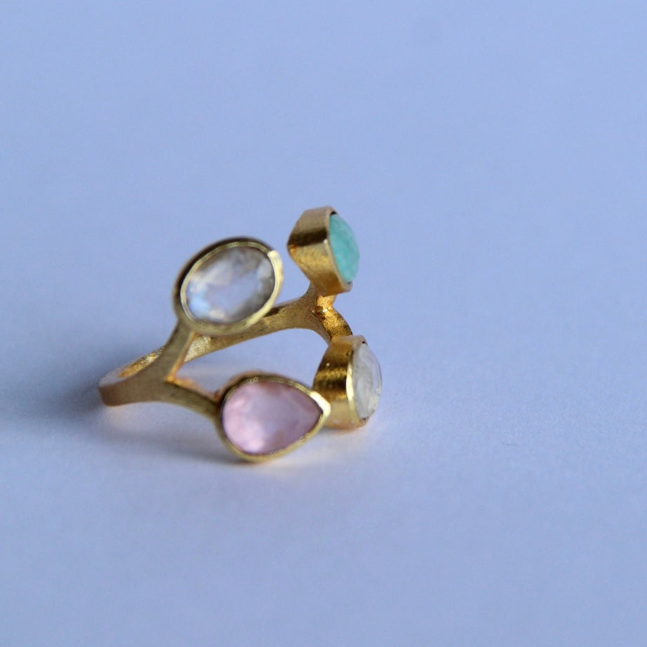 IVANA, ANILLOS CON PIEDRAS NATURALES Y BAÑO DE ORO.