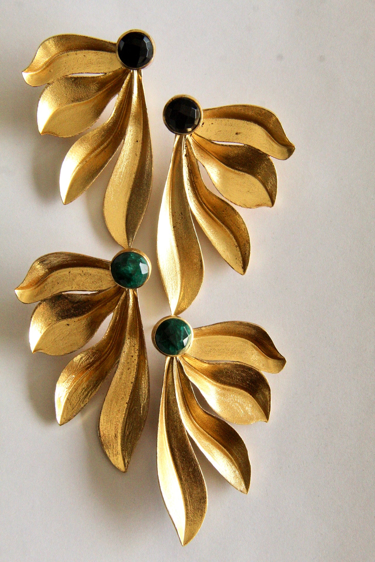 LEONORA, ARETES CON PIEDRAS NATURALES