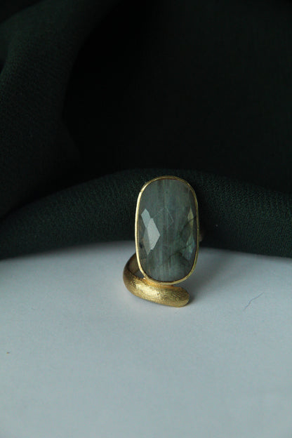 RUT, ANILLO CON PIEDRAS NATURALES Y BAÑO DE ORO DE 14K
