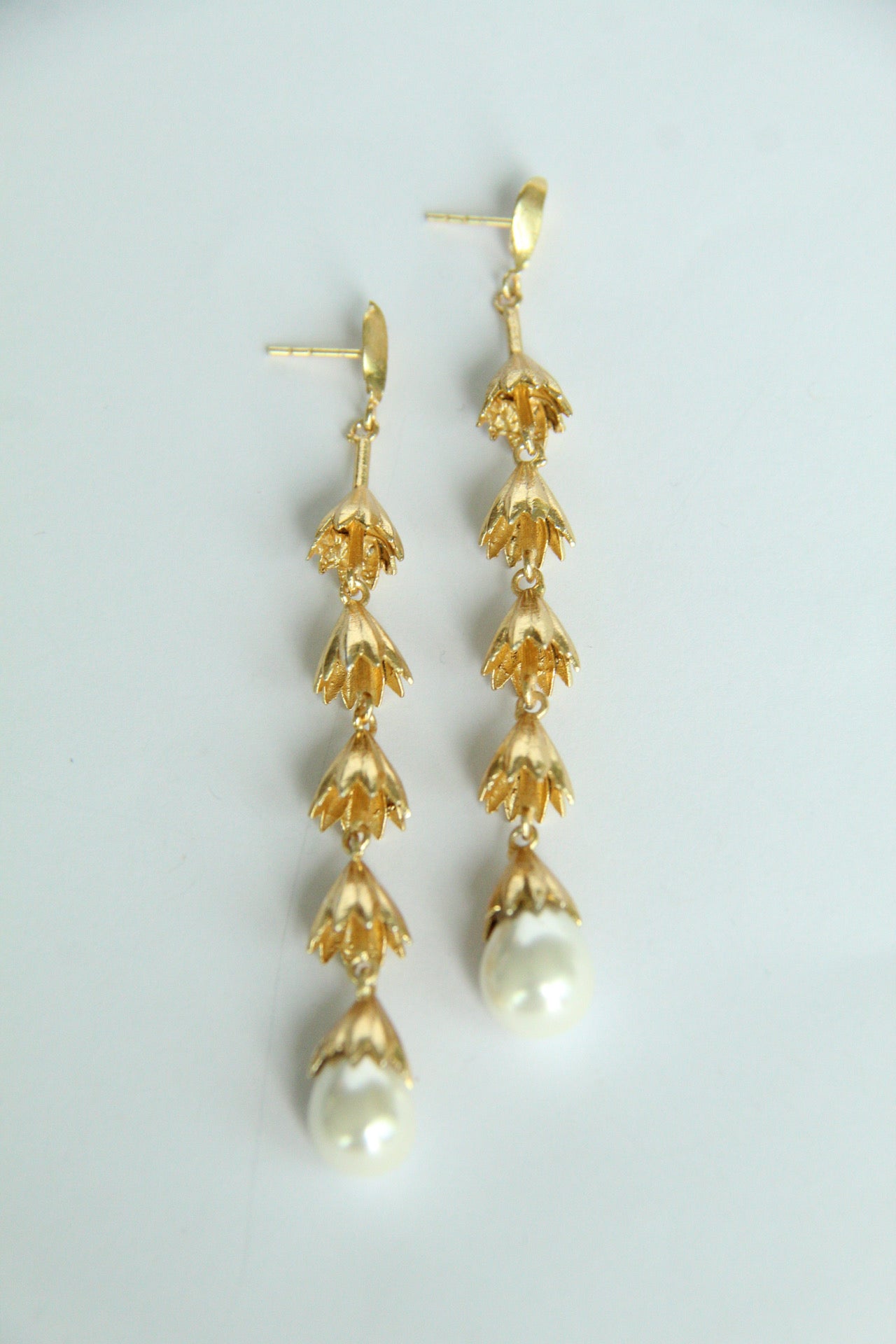 INGRID, ARETES CON PIEDRAS NATURALES Y BAÑO DE ORO
