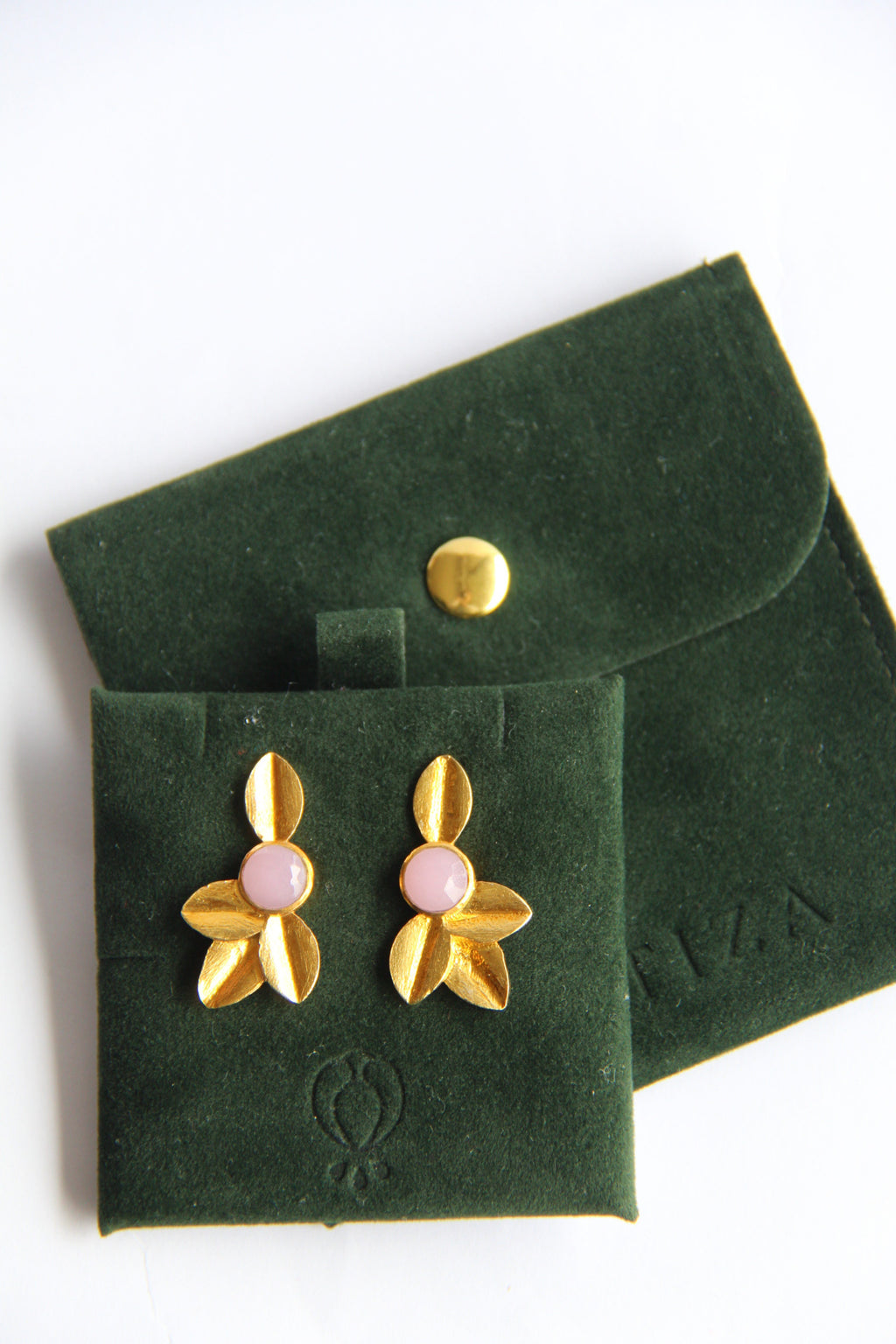 TOKIO, aretes con piedras y baño de oro de 24k