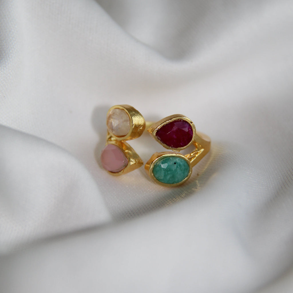 IVANA, ANILLOS CON PIEDRAS NATURALES Y BAÑO DE ORO.