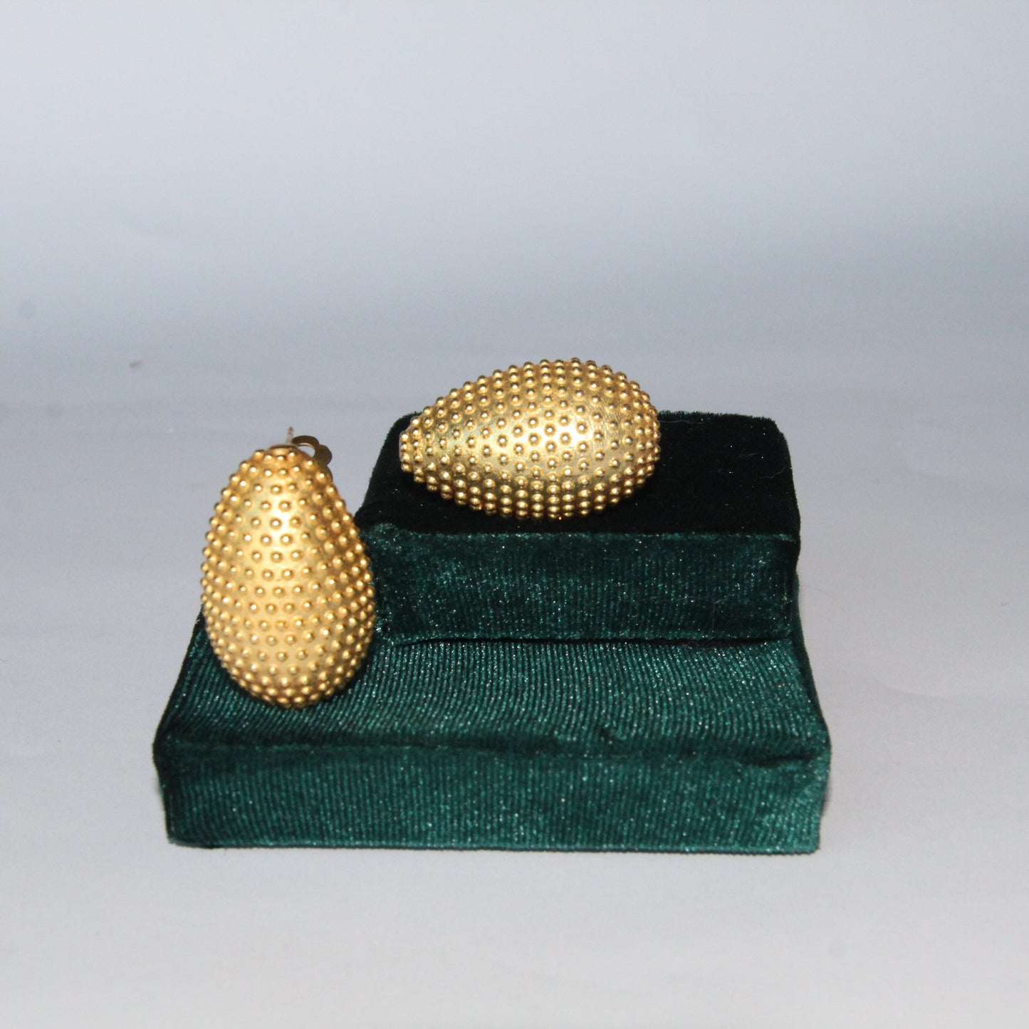 UMA, ARETES CON BAÑO DE ORO DE 18K