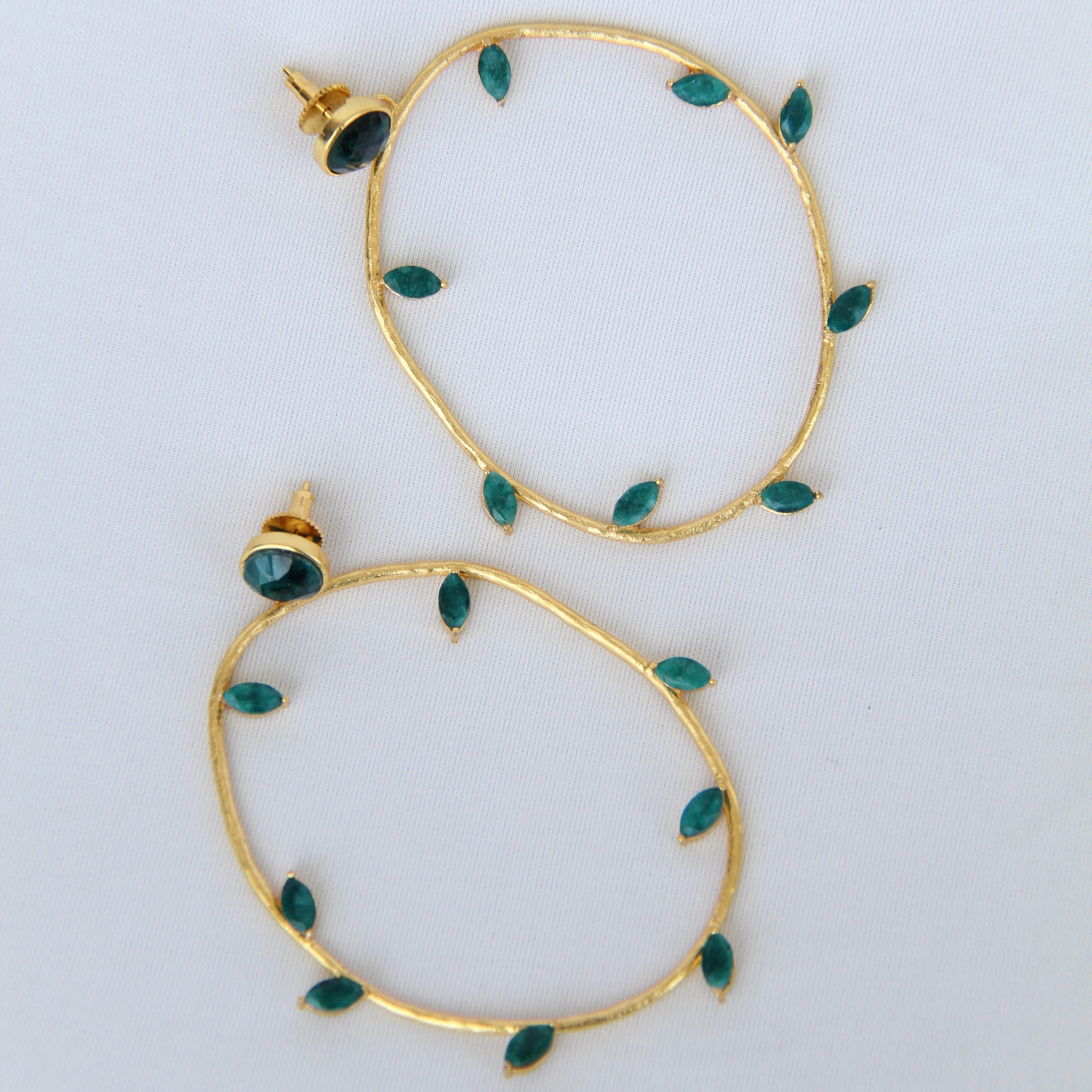 CITRA, ARETES DESMONTABLES CON PIEDRAS NATURALES Y BAÑO DE ORO