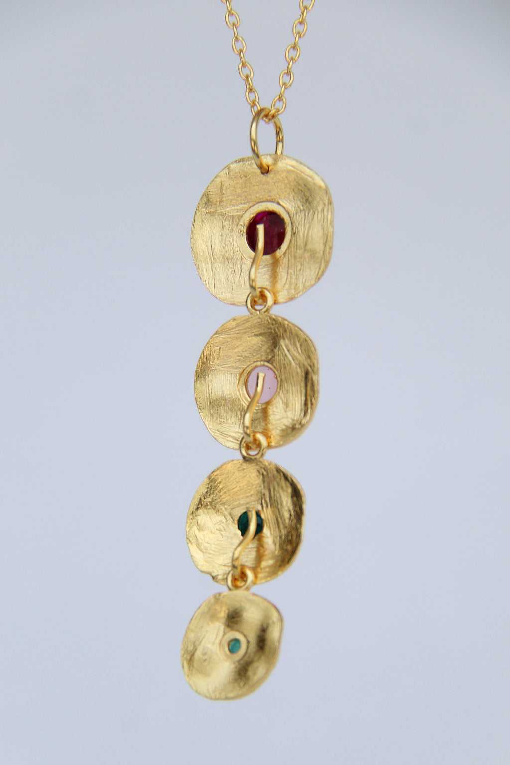 PADMA COLLAR , DESMONTABLE CON PIEDRAS NATURALES Y BAÑO DE ORO