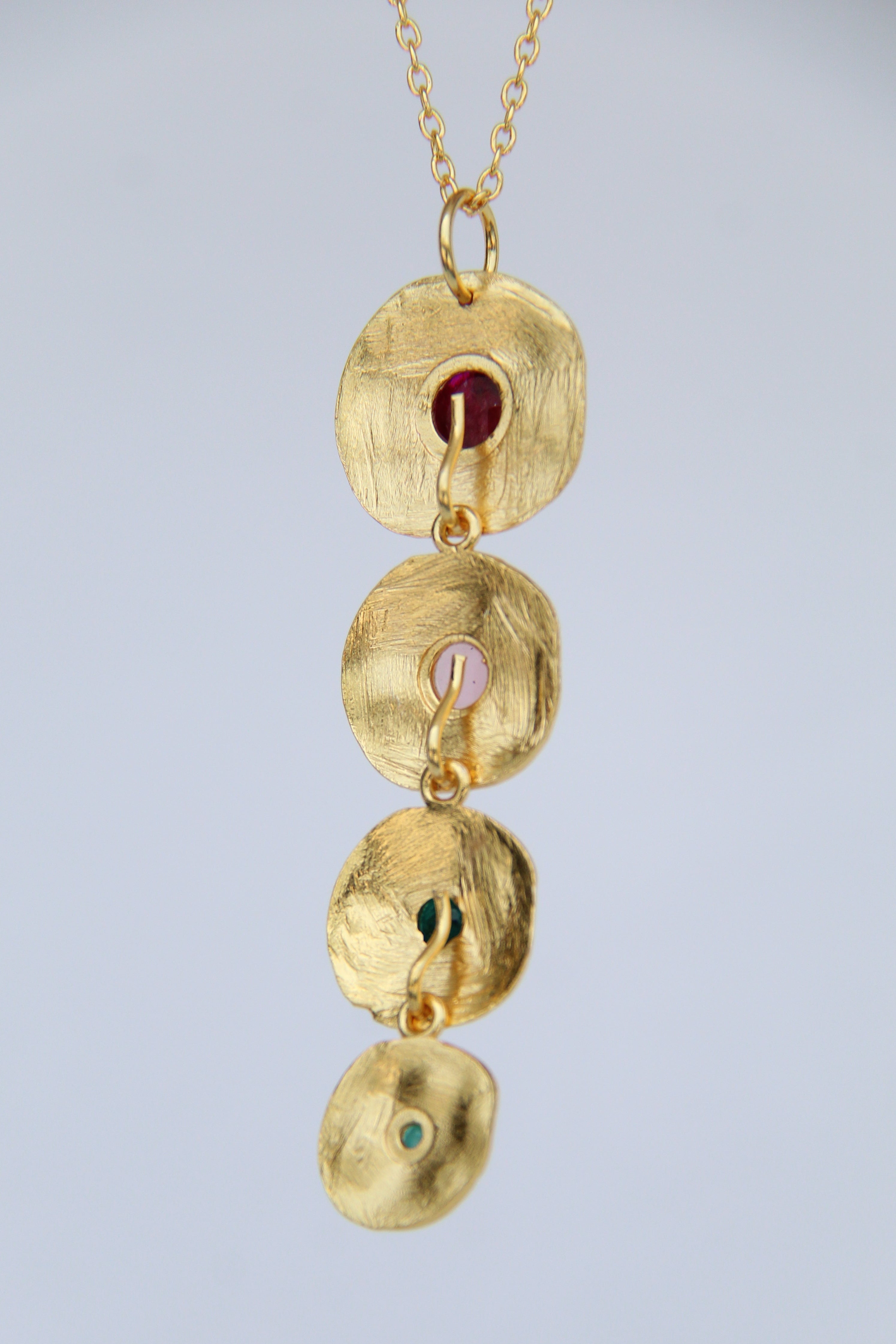 PADMA COLLAR , DESMONTABLE CON PIEDRAS NATURALES Y BAÑO DE ORO