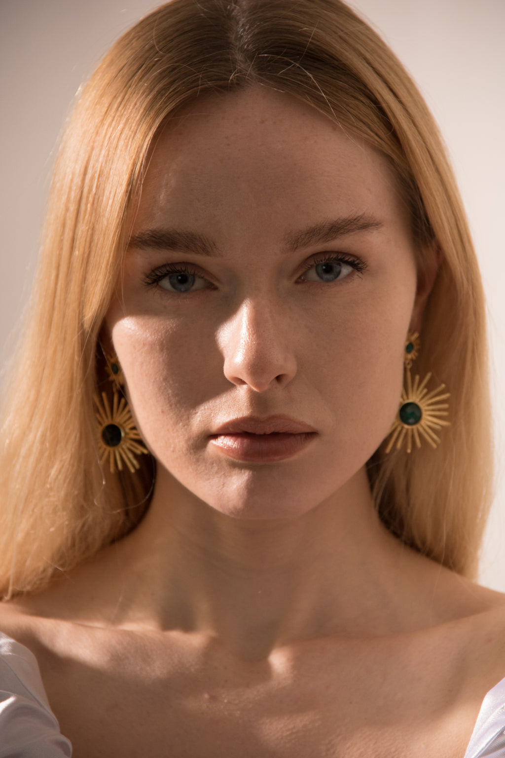 ALESSIA, ARETES CON PIEDRAS NATURALES