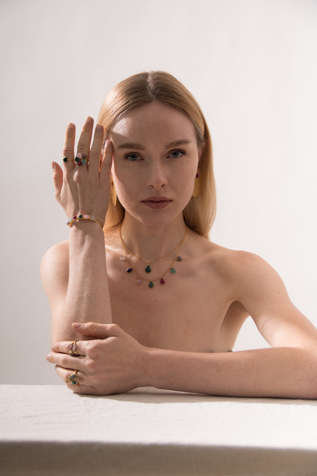 LIA, COLLAR CON PIEDRAS NATURALES