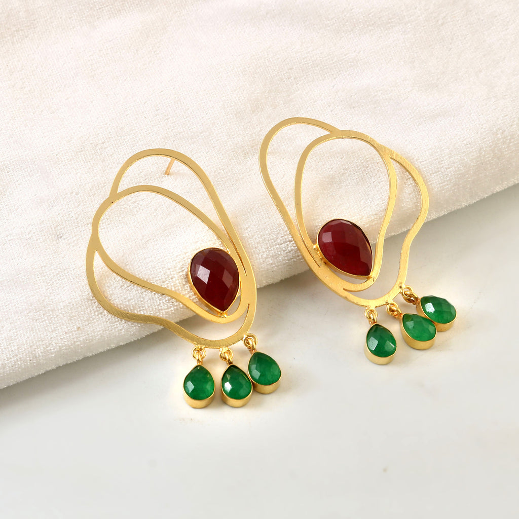MESTIZA, ARETES CON PIEDRAS NATURALES Y BAÑO DE ORO