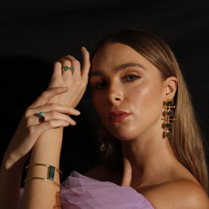 KAIA, ANILLO CON PIEDRAS DRUZA DE CUARZO Y BAÑO DE ORO DE 18K