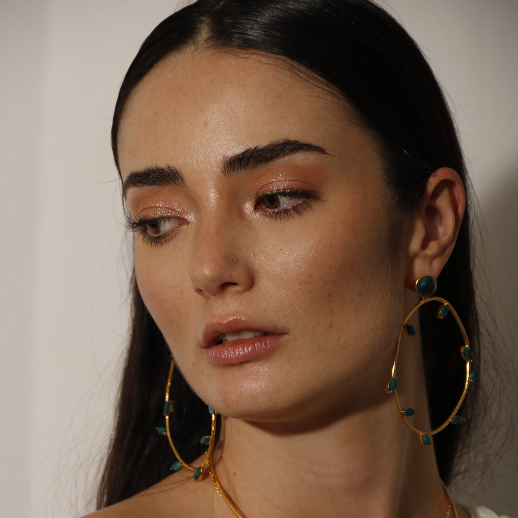 CITRA, ARETES DESMONTABLES CON PIEDRAS NATURALES Y BAÑO DE ORO