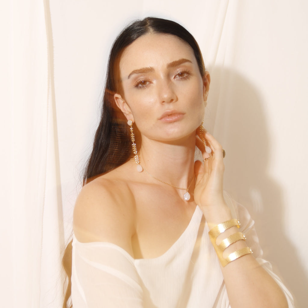 RUA,BRAZALETE PIEDRAS NATURALES Y BAÑO DE ORO