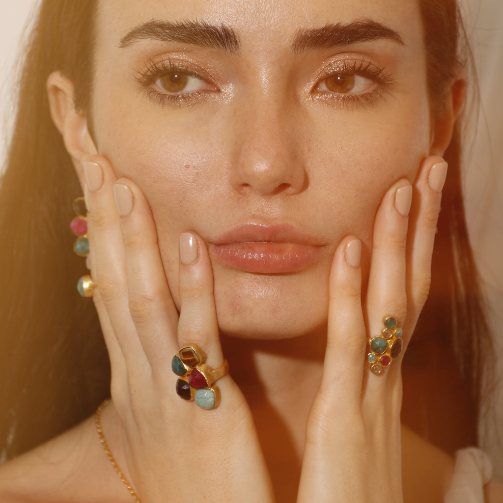 SHINE anillo con piedras y baño de oro de 24k