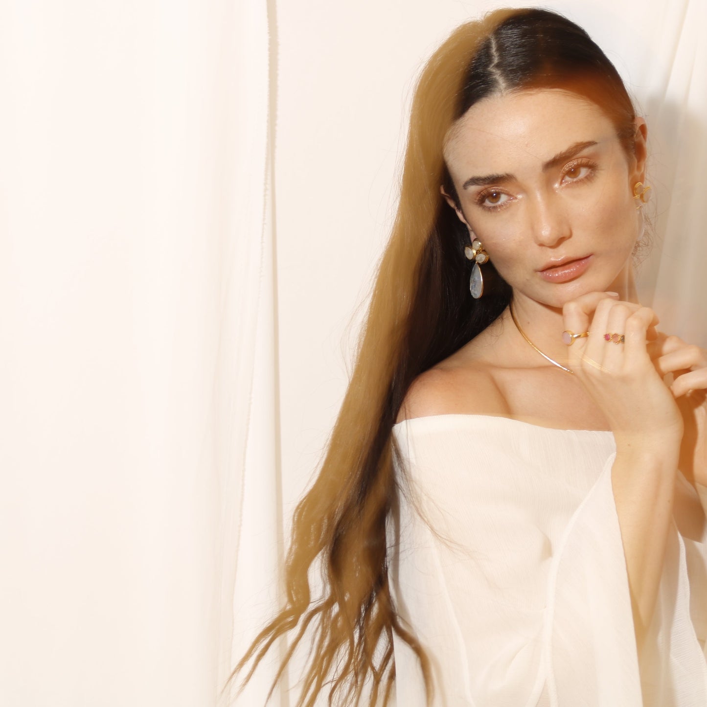 ARKID, ARETES DESMONTABLES CON PIEDRAS NATURALES Y BAÑO DE ORO