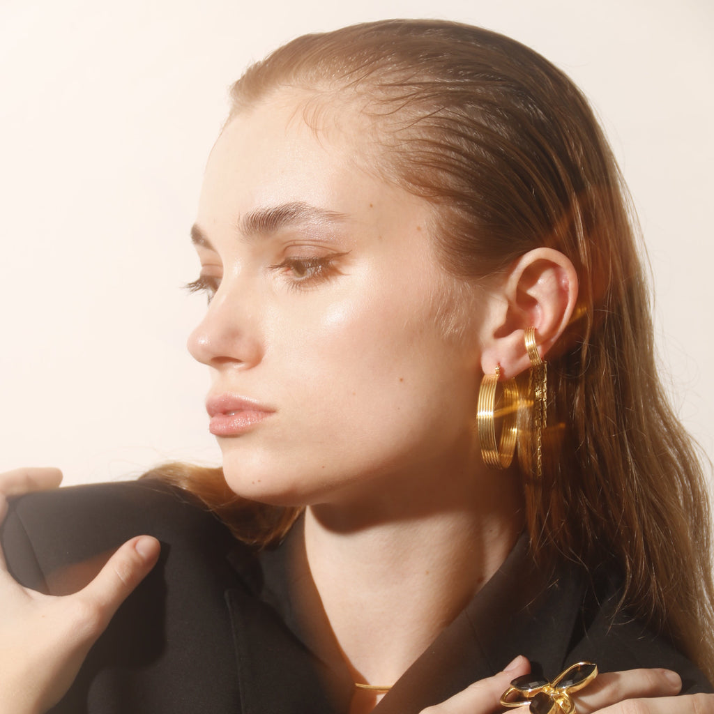 CARA, EARCUFF CON BAÑO DE ORO