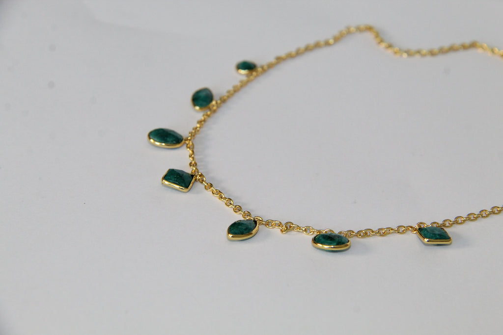 MAR, COLLAR CON PIEDRAS NATURALES Y BAÑO DE ORO.