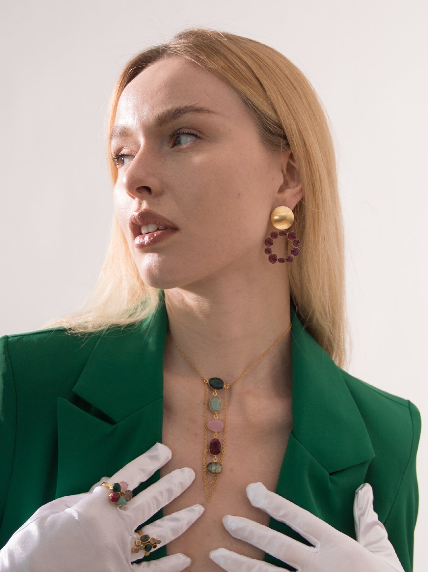 MARTINA, aretes desmontables con baño de oro y piedras naturales