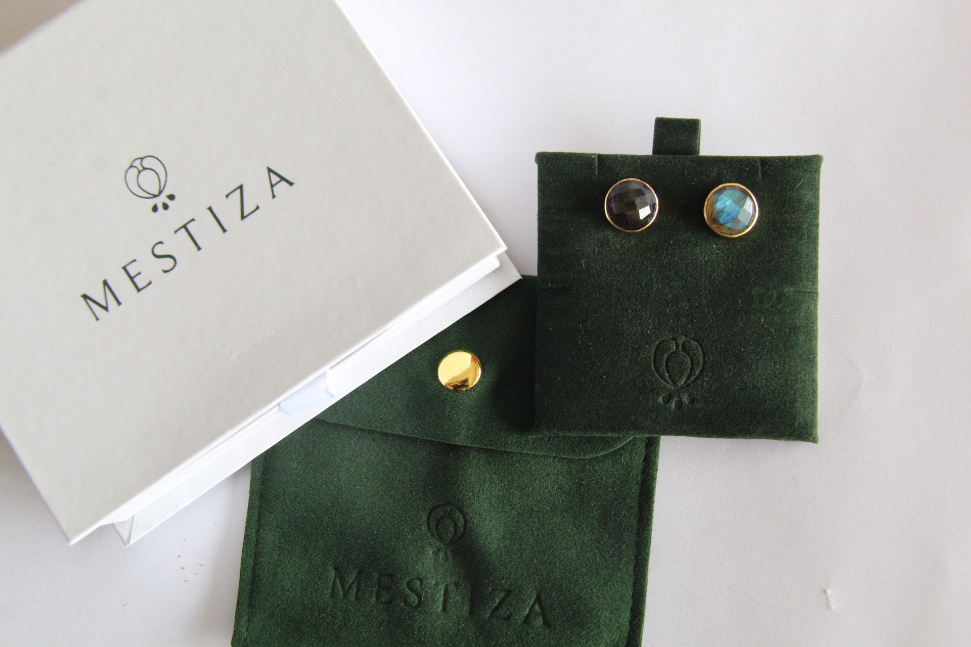 MIA, ARETES CON PIEDRAS NATURALES