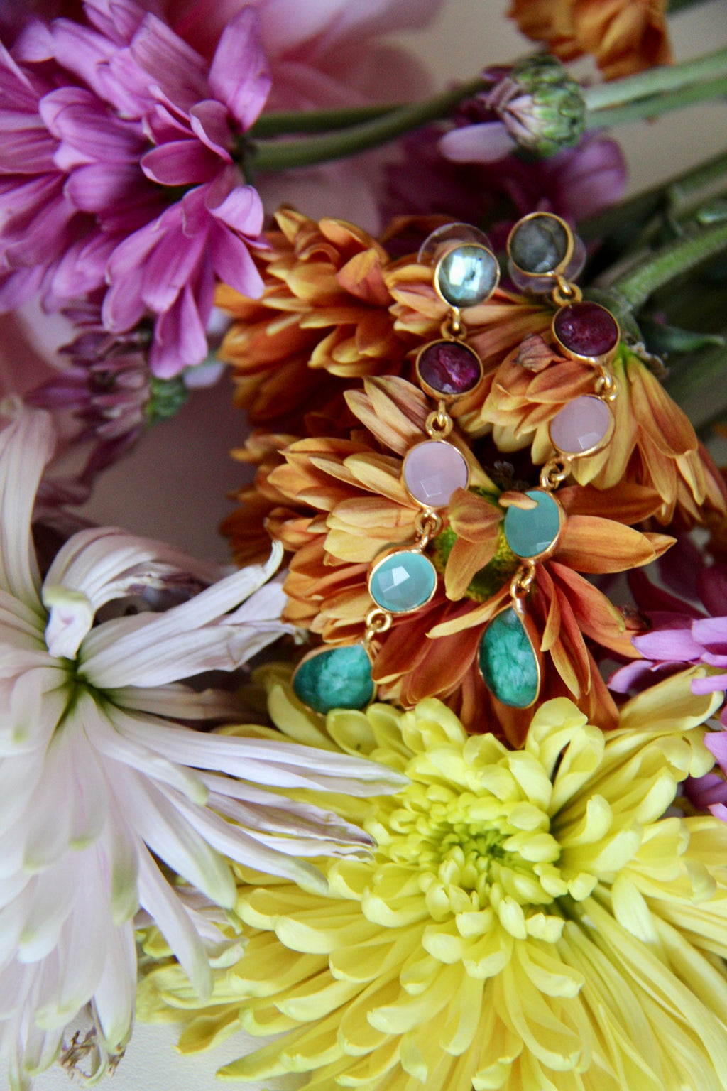 JULIA, aretes de piedras naturales
