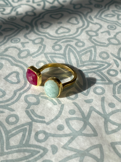 MARGOT, Anillo con piedras naturales y baño de oro