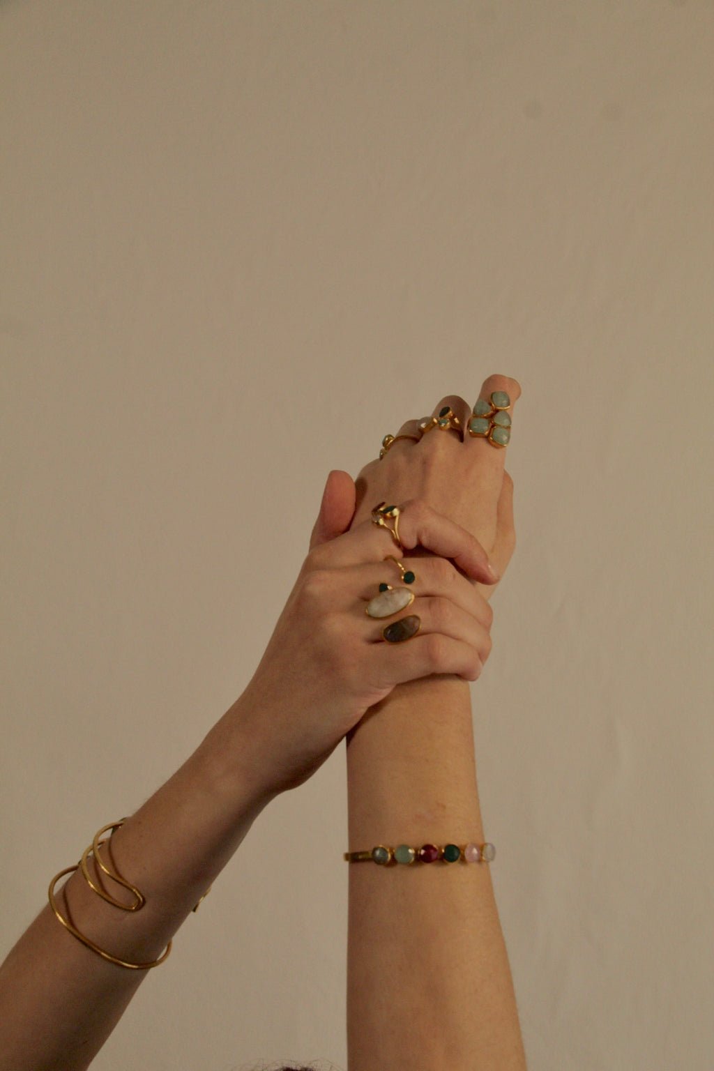 ANE, ANILLO CON 3 PIEDRAS NATURALES