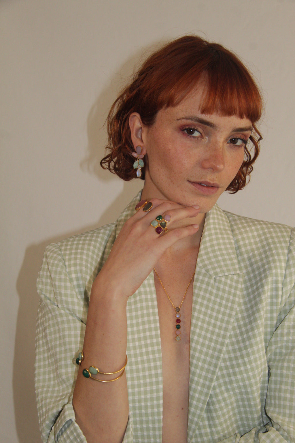 MAGNOLIA, ARETES CON PIEDRAS NATURALES