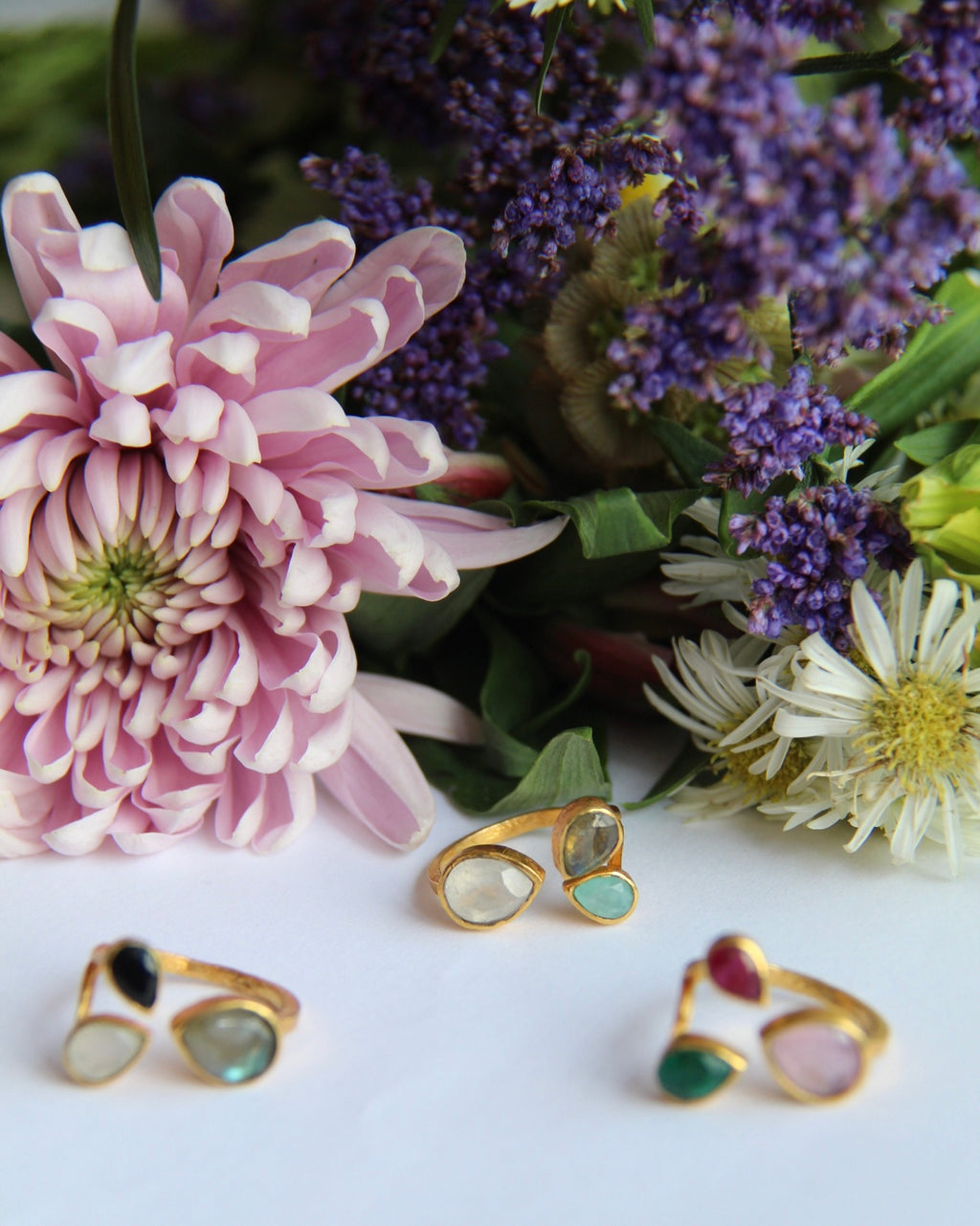 ANE, ANILLO CON 3 PIEDRAS NATURALES