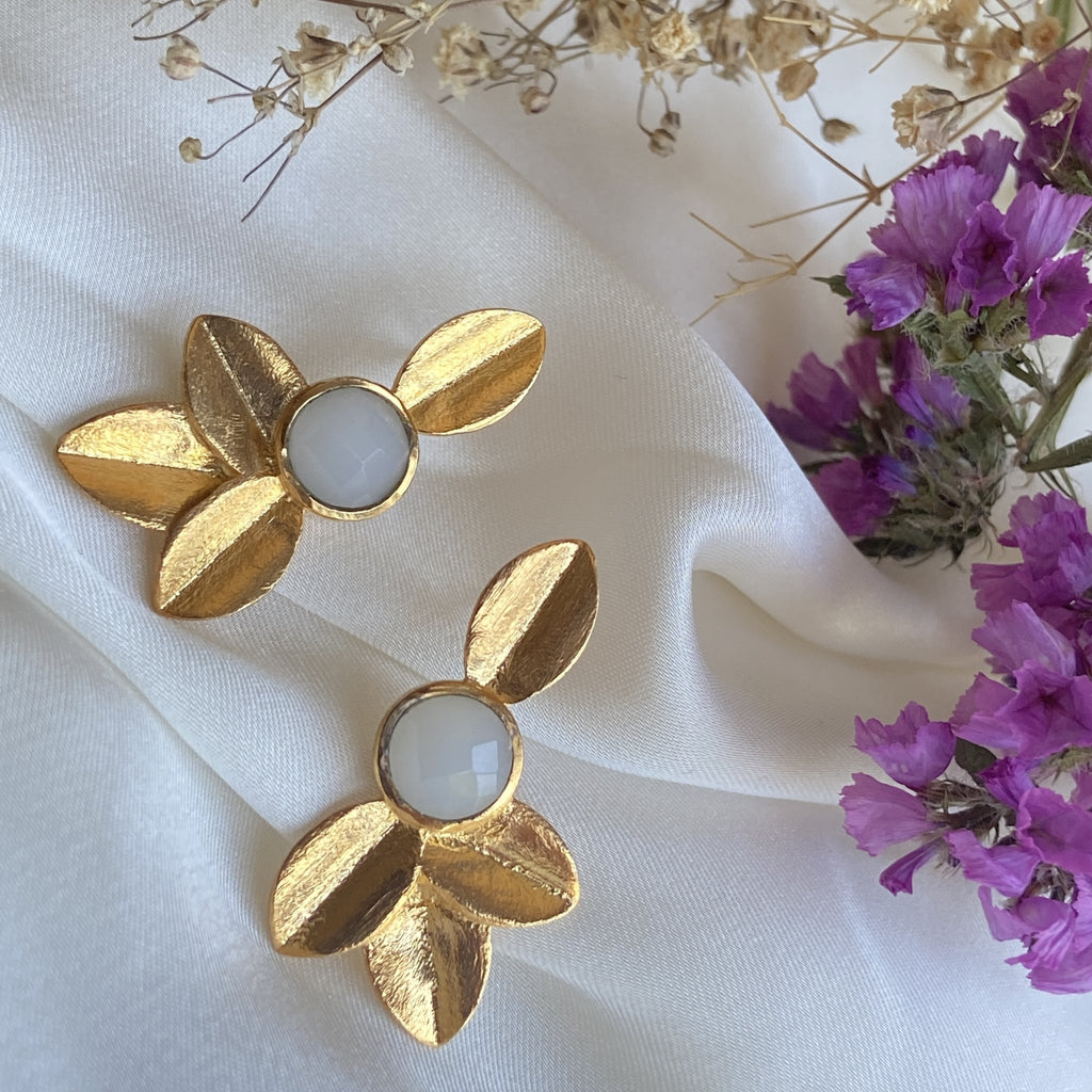 TOKIO, aretes con piedras y baño de oro de 24k